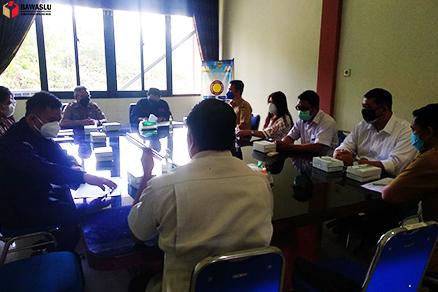 Pemdes Kabupaten Gunung Mas bersama KPU Kabupaten Gunung Mas Jalin Kerja Sama Hadapi Pilkades Serentak Gelombang ke III Tahun 2021 