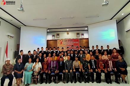 PELANTIKAN PENGAWAS PEMILIHAN KECAMATAN SE-KABUPATEN GUNUNG MAS