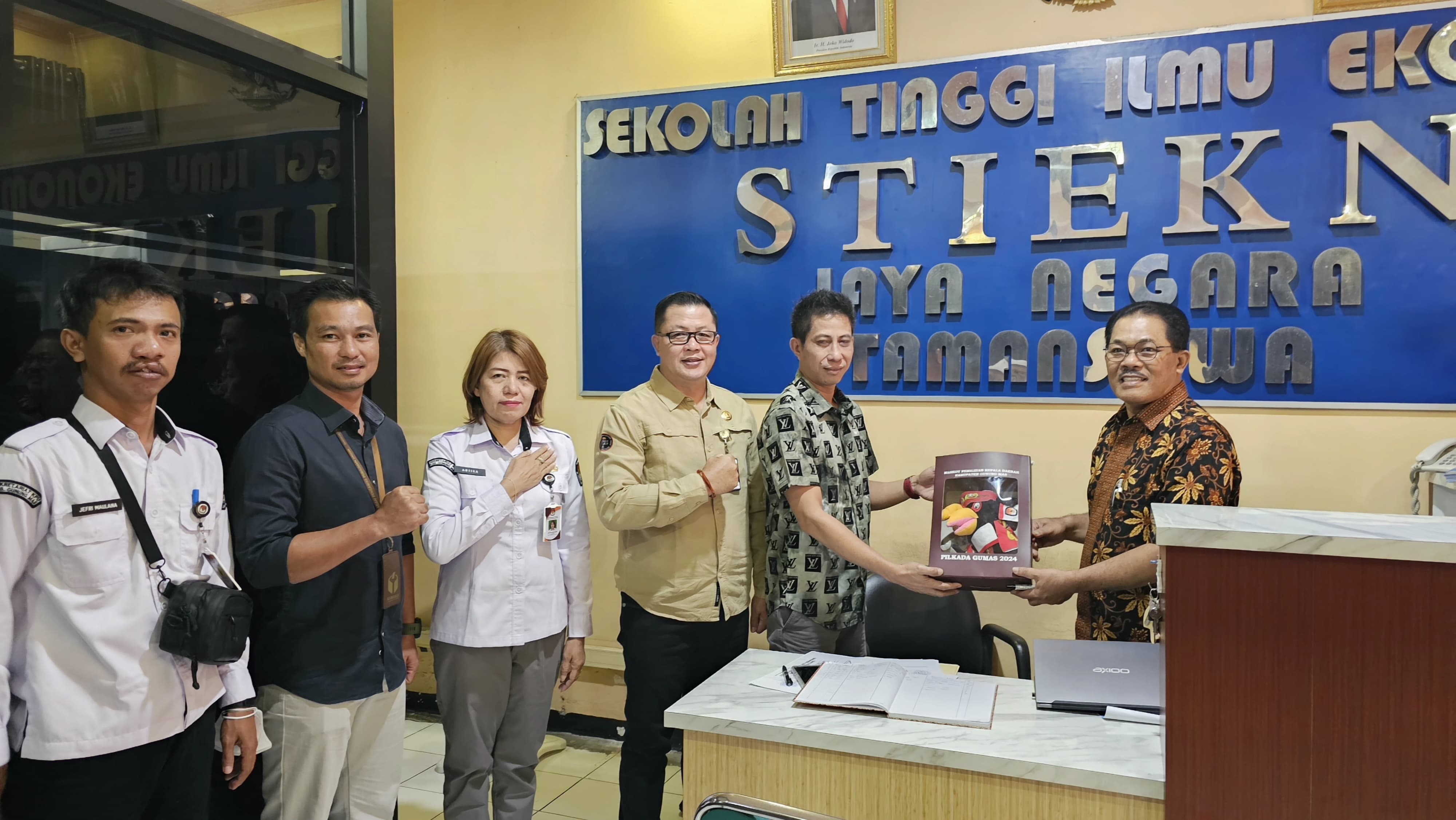 Pengawasan  Klarifikasi Persyaratan Administrasi Calon Bupati dan Wakil Bupati Gunung Mas