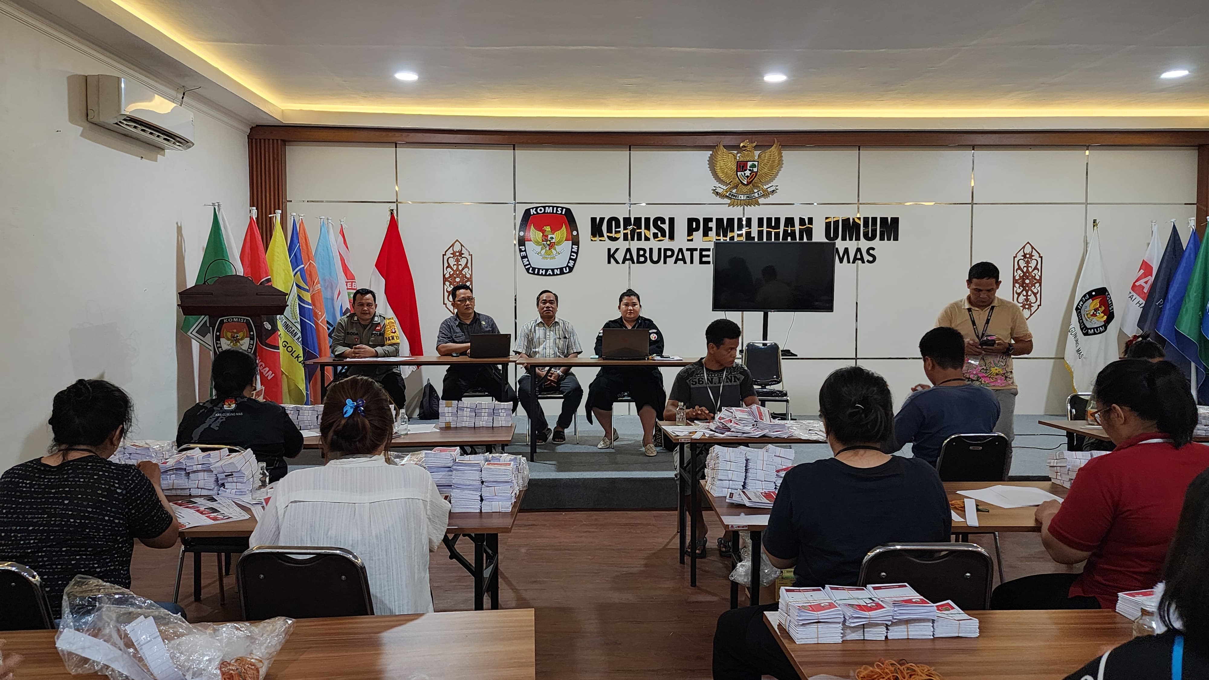 Pengawasan Melekat Penyortiran dan Pelipatan Surat Suara Pemilihan Serentak 2024