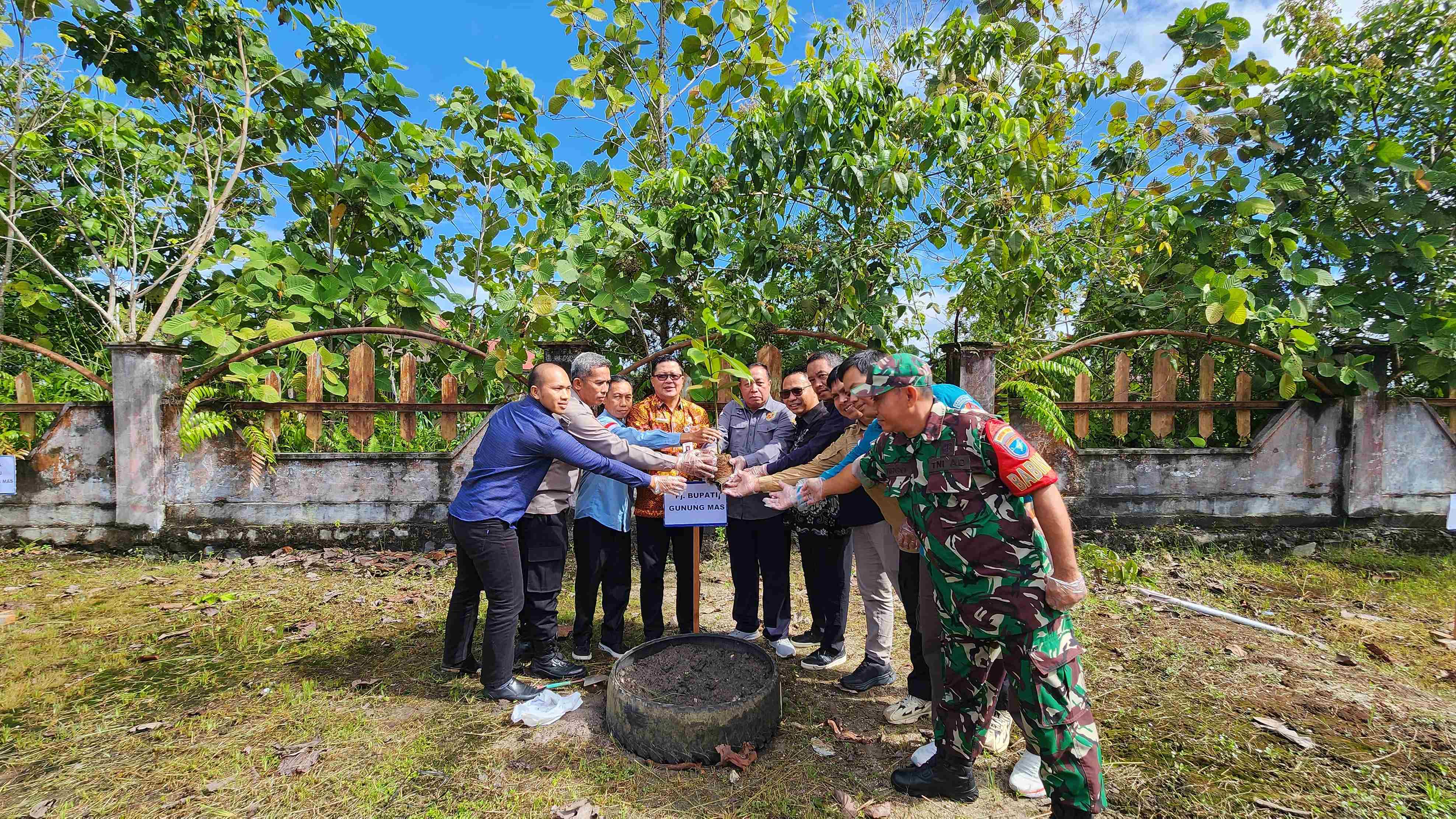 Pencanangan Penanaman Pohon Integritas Bawaslu