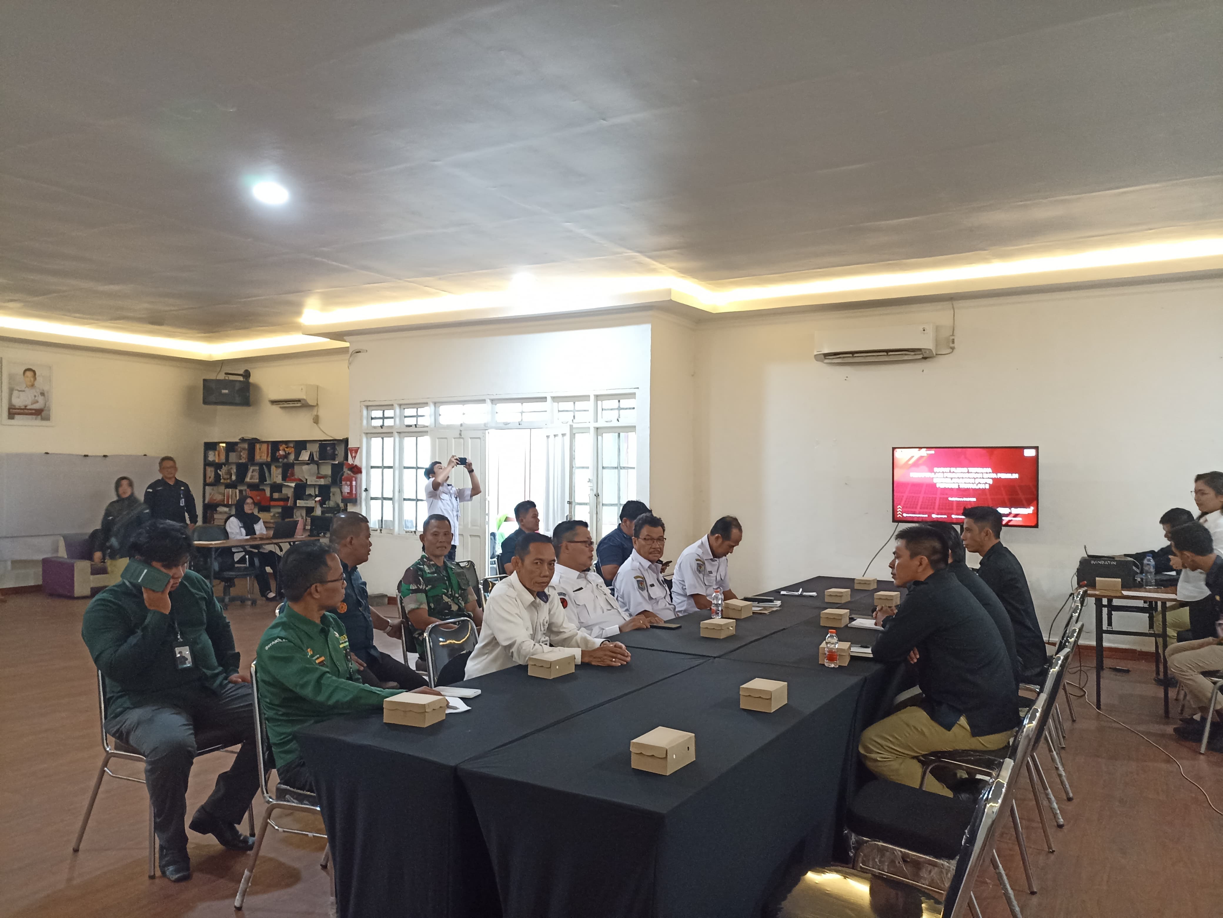 Bawaslu Gunung Mas Awasi Rapat Pleno Penetapan Daftar Pemilih Berkelanjutan