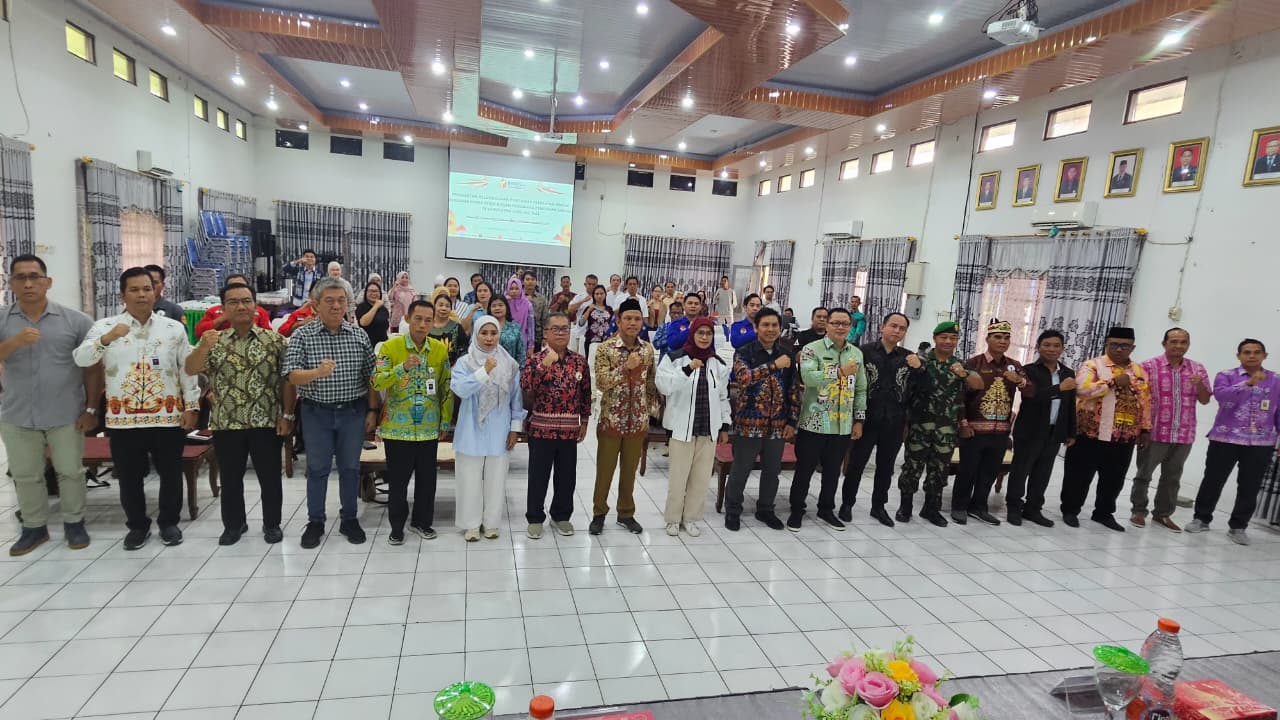 Menggelar kegiatan Rapat Koordinasi Fasilitasi Dan Pembinaan Penguatan Kelembagaan di Aula Kantor Bapperida Kabupaten Gunung Mas, Minggu (14/9/2025)
