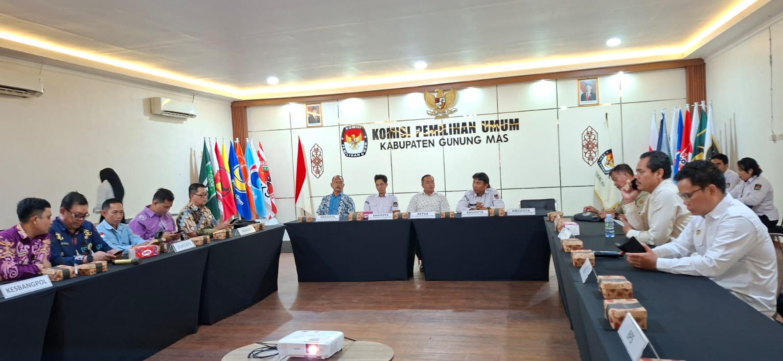 Bawaslu Gunung Mas Awasi Pleno Penetapan PDPB Triwulan I
