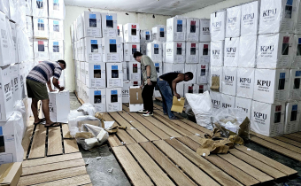 Bawaslu Gunung Mas Awasi Pengosongan Kotak Suara