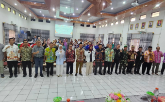 Menggelar kegiatan Rapat Koordinasi Fasilitasi Dan Pembinaan Penguatan Kelembagaan di Aula Kantor Bapperida Kabupaten Gunung Mas, Minggu (14/9/2025)