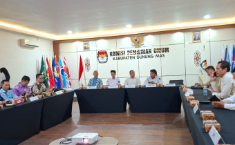 Bawaslu Gunung Mas Awasi Pleno Penetapan PDPB Triwulan I